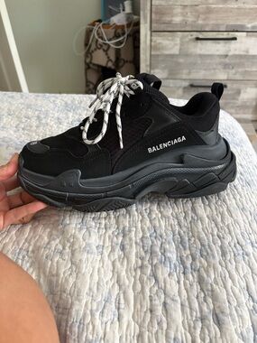 Balenciaga Black Chunky Runner with White Laces